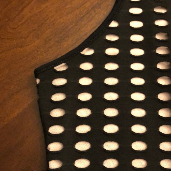 Essential Express Tank - Picture 3 of 10